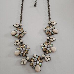 White and Silver Gem Necklace